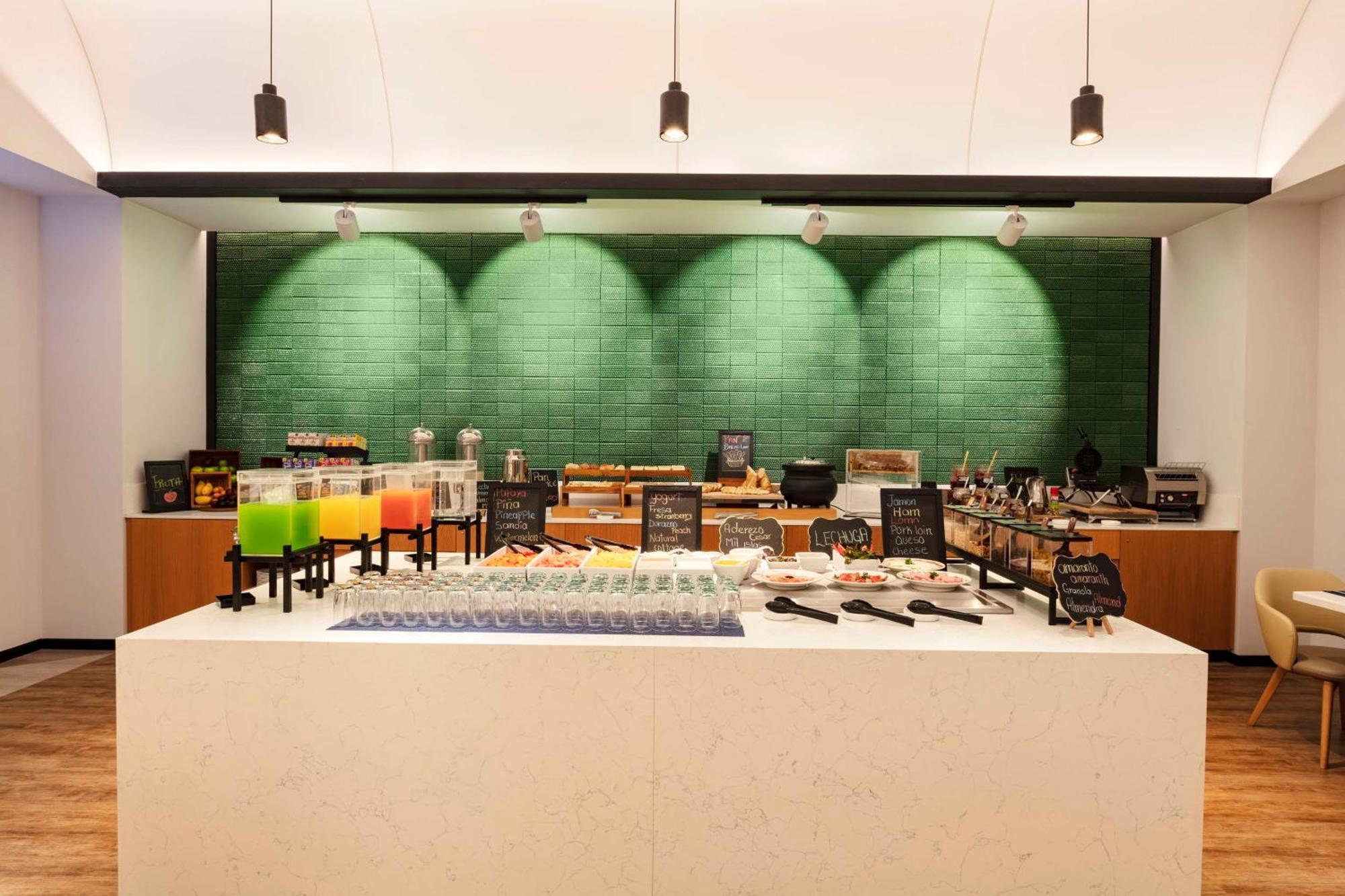Hilton Garden Inn Guadalajara Airport El Zapote  Zewnętrze zdjęcie